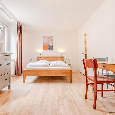 Whats-App Self-Check-In - Vibrant City Life In Graz Exterior foto